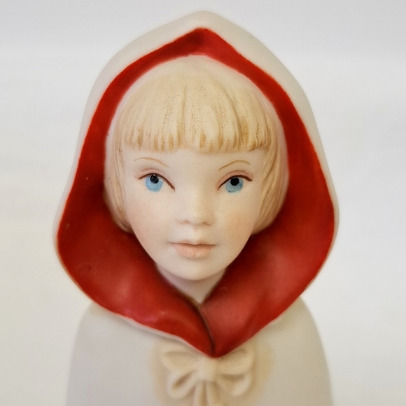 Vintage 1973 stamped  "CYBIS "Little Red Riding Hood porcelain figurine - Picture 2 of 8